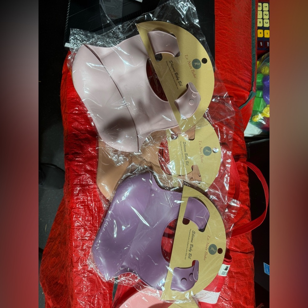 New silicone baby bibs